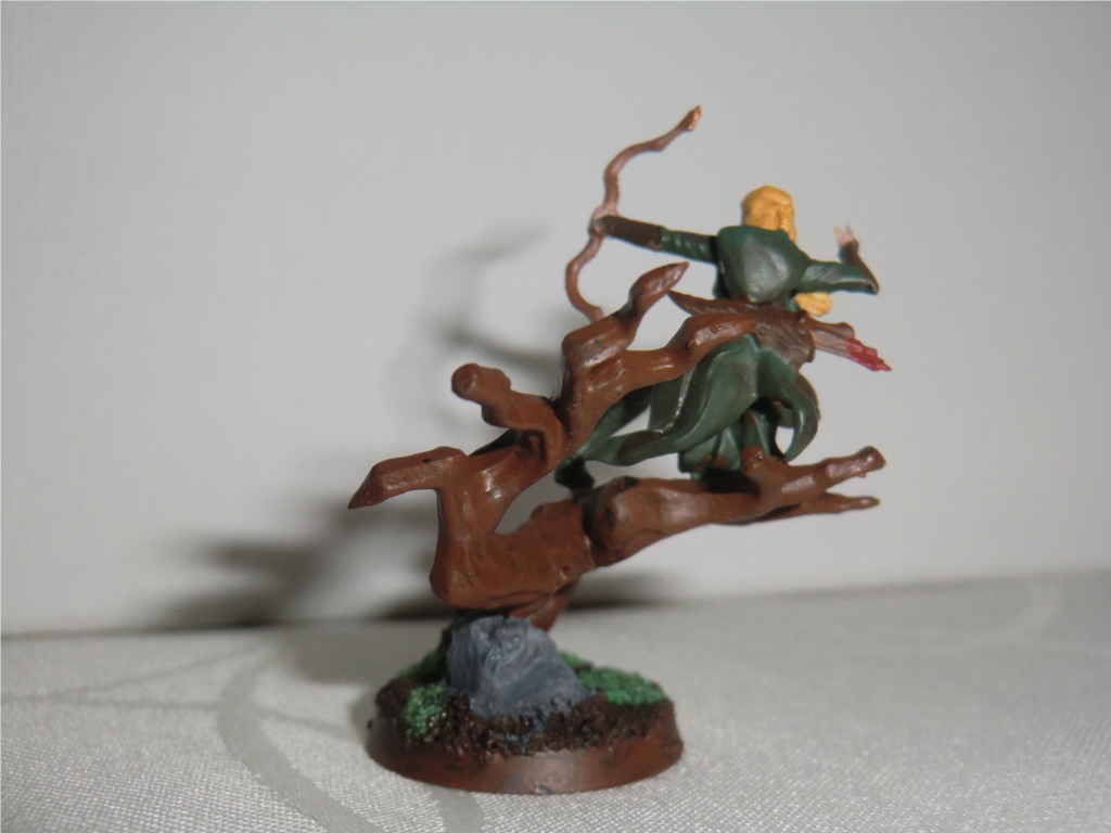 Mirkwood ranger on tree #2 pose 2